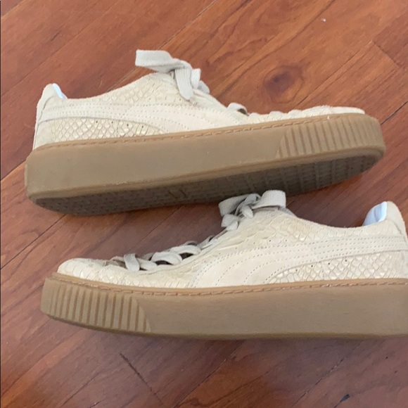 Puma Beige Snake Skin shimmer Gym Shoe - Picture 2 of 11